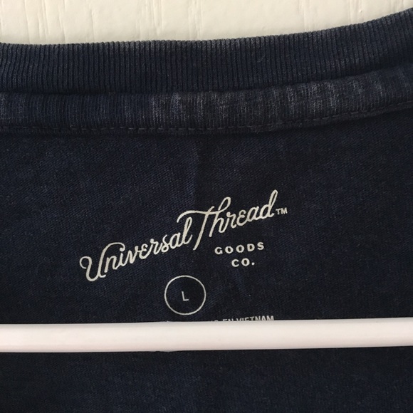 Universal Thread V- Neck - Picture 3 of 3